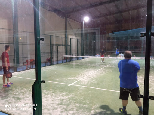 Aragon padel center en La Almunia de Doña Godina