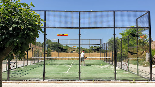 Pista municipal de Pádel de Urueñas en Urueñas