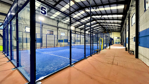 Blue Padel Indoor Academy en Colmenar Viejo