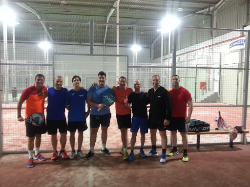 padel en cubierto en Pol. Ind. El Goro