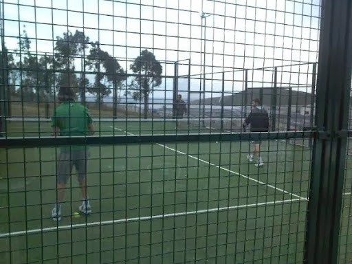 PISTAS MUNICIPALES DE PADEL DA VEIGA- SAN CIPRIÁN en San Cibrao