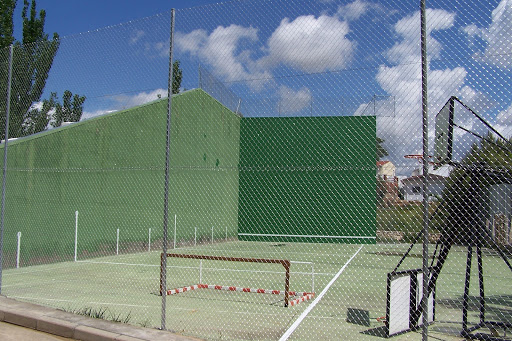 Polideportivo en Portalrubio de Guadamejud