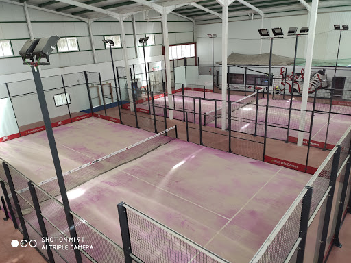 Club Deportivo Nava Padel Indoor en Nava de la Asunción