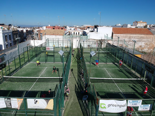 Club de Pádel Fuente Viña en Carmona