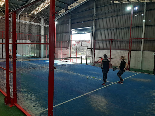 Padel encubierto en Onda