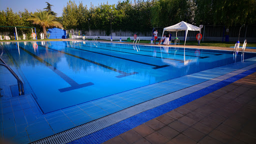 Polideportivo Municipal Rafael Pozo Reinoso en Huévar del Aljarafe